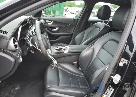 2015 Mercedes-Benz C 300 4Matic из США, поврежденный, VIN 55SWF4KB3FU028169